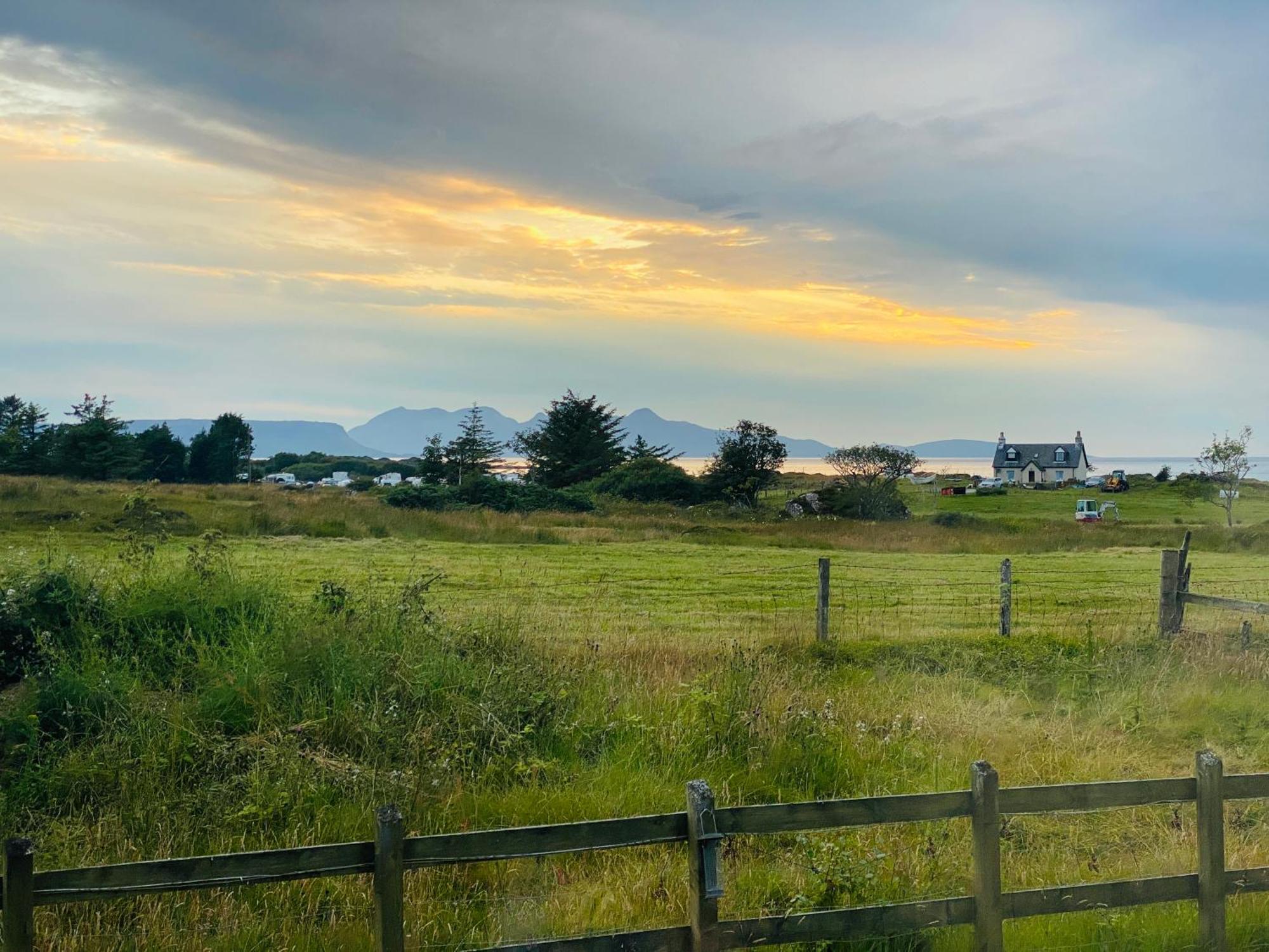 The Sheiling Holiday Home With Gorgeous Views Over The Isles Arisaig Zewnętrze zdjęcie